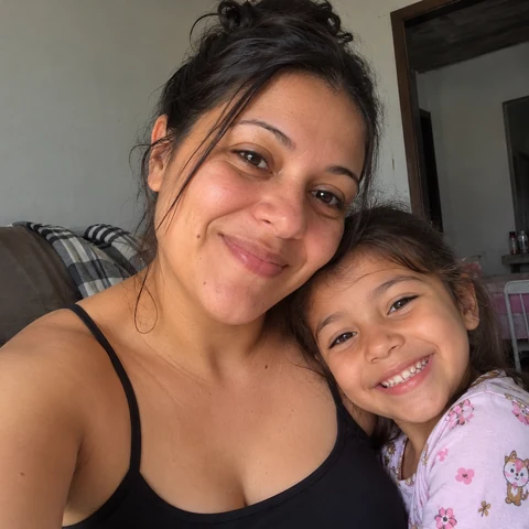 Mãe e filha que avaliaram o material
